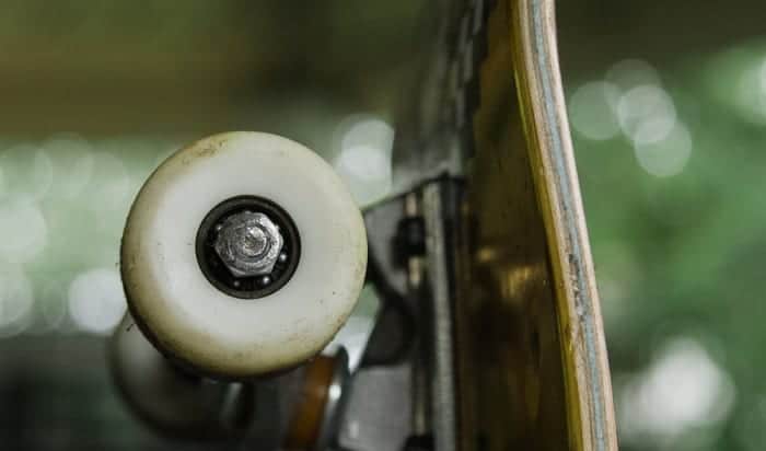 How-to-Replace-Skateboard-Bearings
