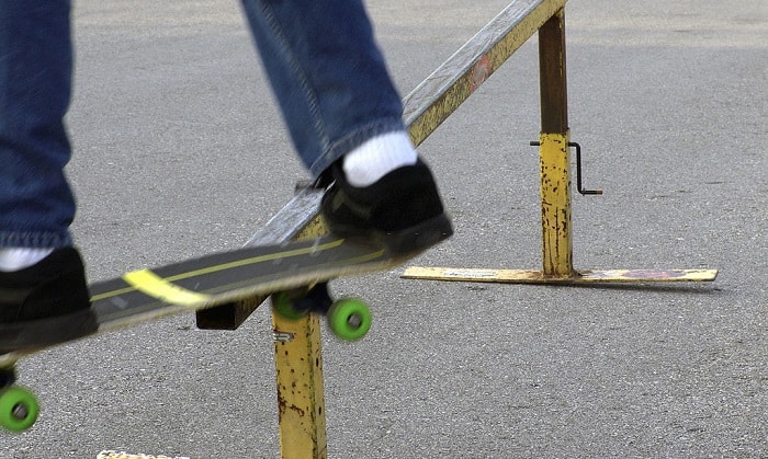 Summile Adjustable Skate Rail Professional Skateboarding Grind Rails Skate Rail Flat Bar Grind Rails 