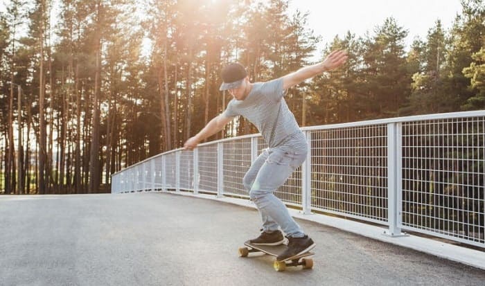 how to turn on a longboard