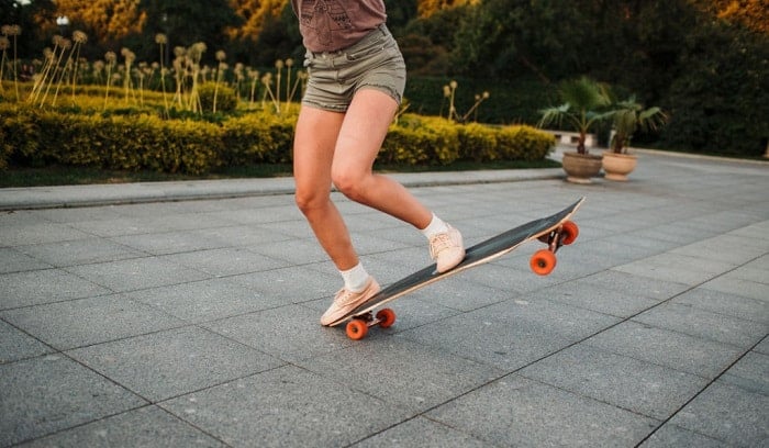 At ingeniørarbejde pakke 10 Best Longboards for Tricks Will Make You Pro Skateboarder