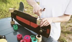 how tight should skateboard wheels be