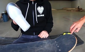 take-griptape-off-a-skateboard