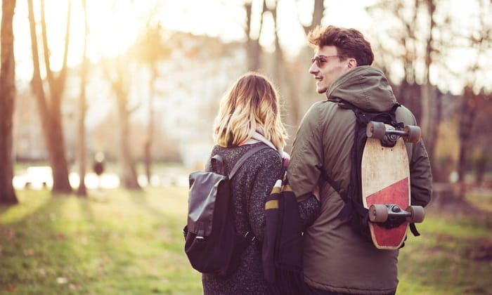 attach-skateboard-to-backpack