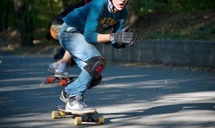 7x Helm Knieschoner Armschutz Ellenbogenschoner Skate Kinder Erwachsene Gear Set 