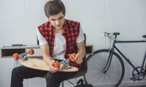 how to loosen skateboard wheels without tools