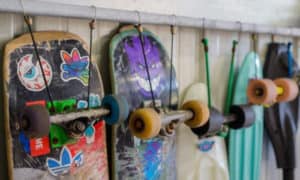 how to hang a skateboard with wheels on the wall