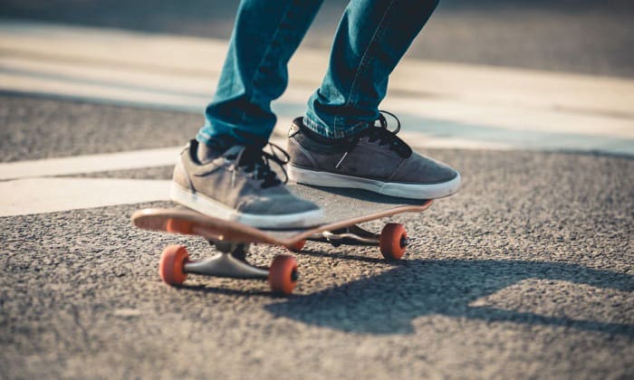 wide-skateboarding-shoes