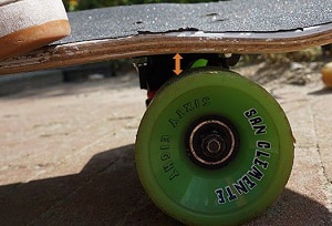 use-longboard-wheels-on-a-skateboard